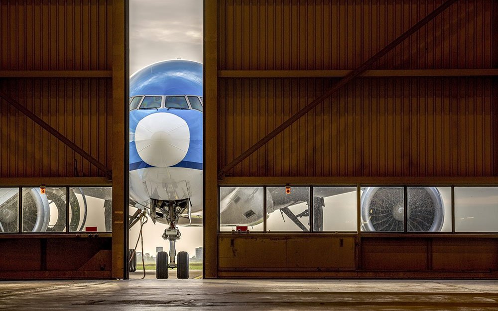 Sealing Aircraft Hangar Doors