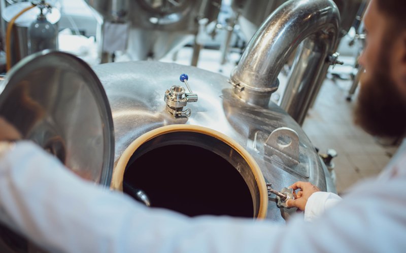 Sealing process tanks